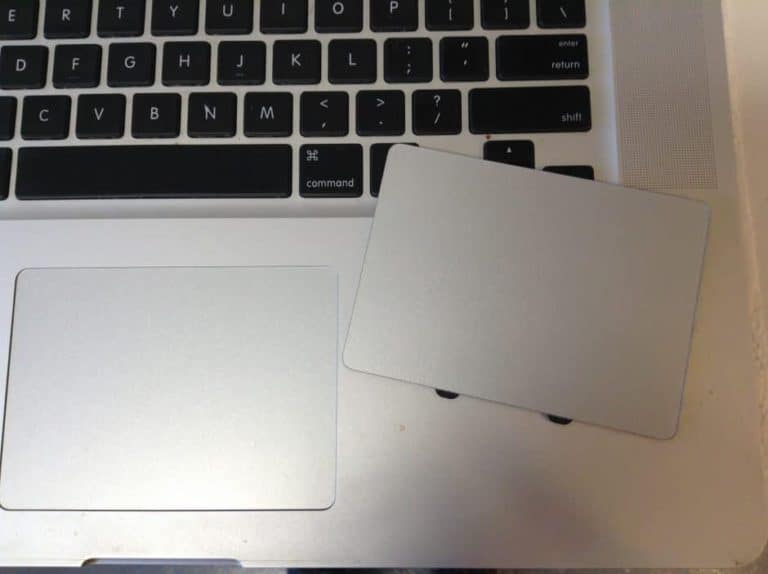 MacBook Trackpad Moves On Its Own