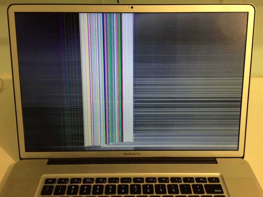 MacBook Pro with cracked screen Matte